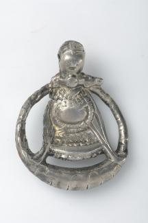 Freya Pendant a silver pendant, which represents a woman with a broad necklace around her neck. This kind of necklace was only worn by the most prominent women during the Iron Age and some have interpreted it as Freyja's necklace Brísingamen. T